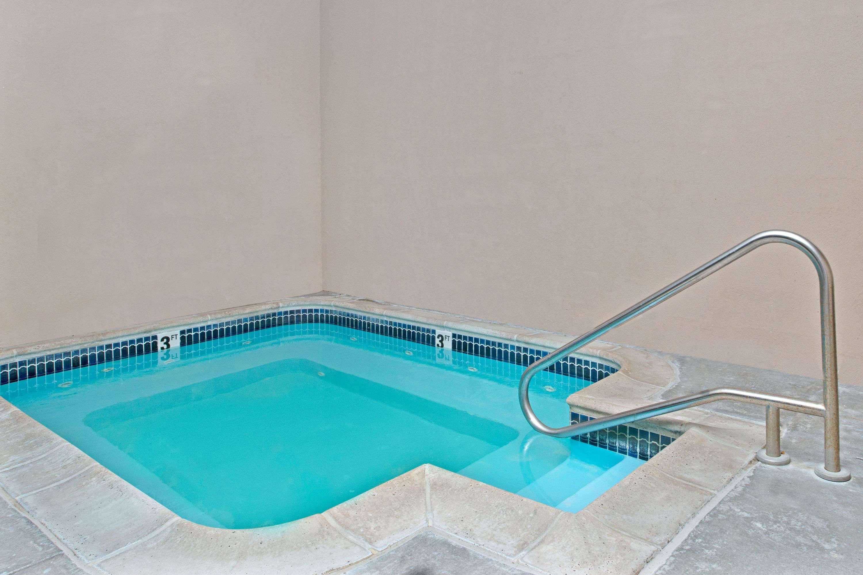 Travelodge By Wyndham Lincoln Airport I-80 Bagian luar foto