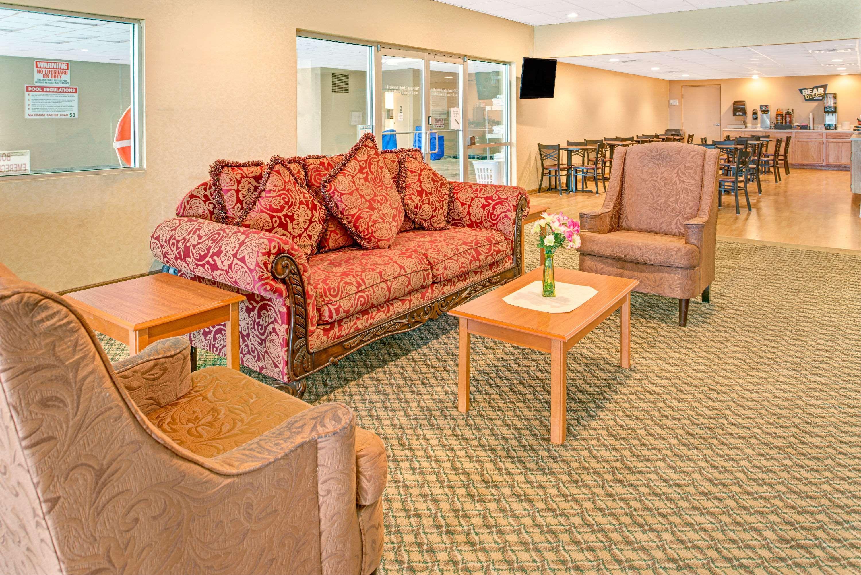Travelodge By Wyndham Lincoln Airport I-80 Bagian luar foto